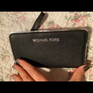 Black 6” Michael kors clutch